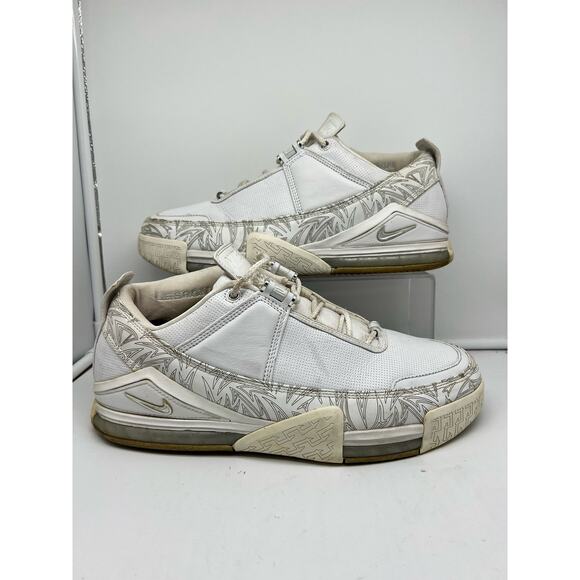 Nike Shoes Mens 13 Zoom LeBron 2 Low White Metallic Silver 310845 111 - Picture 1 of 8